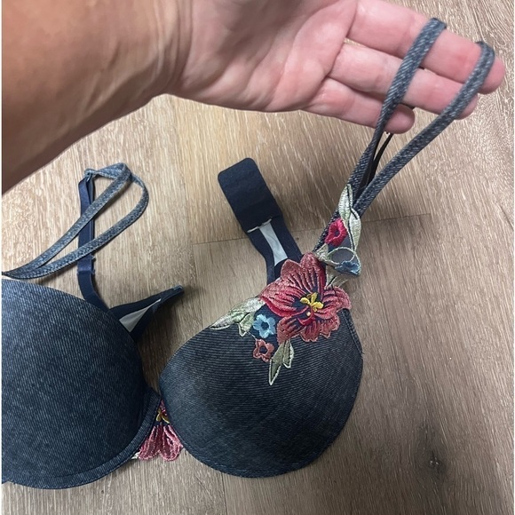 Victorias Secret,34B,Gorgeous Appliqué Wear Everywhere Push-Up Bra,Adjustable - Picture 7 of 11